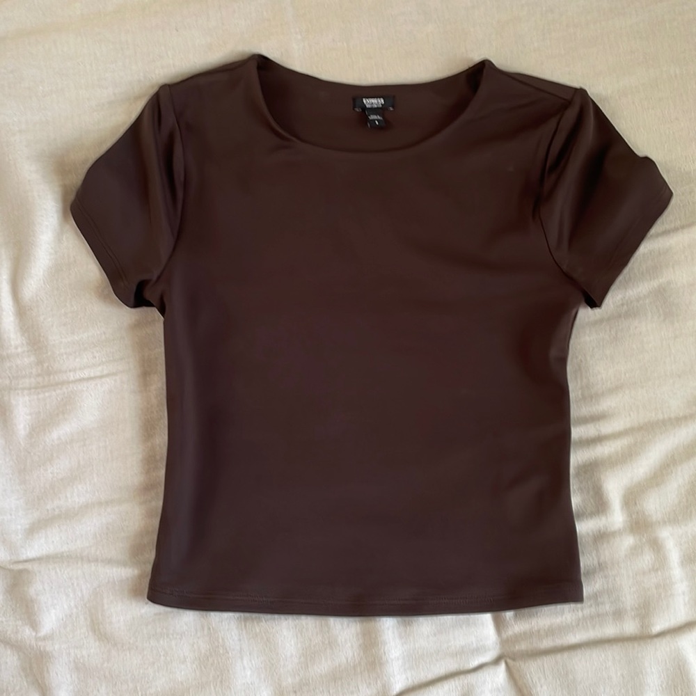 Express body contour short sleeve